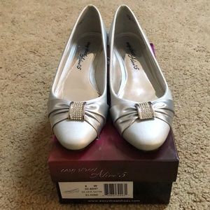 Easy Street Eloise Silver Satin Pumps
